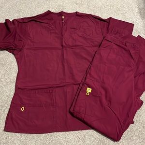 Wonder Wink Maroon Scrub Set Medium